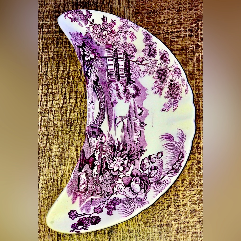 Vintage TONQUIN PLUM Royal STAFFORDSHIRE Clarice Cliff Crescent Bone Plate